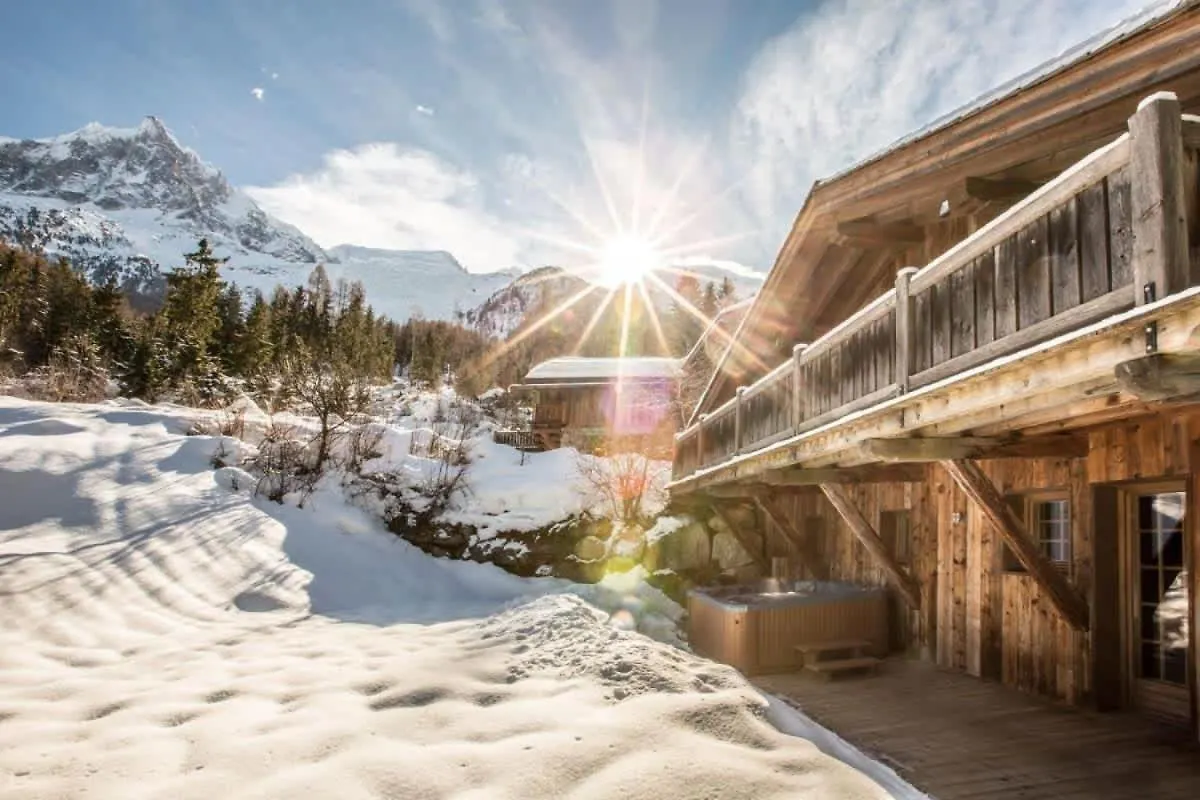 Chalet L'Ourson, Avec Jacuzzi, Sauna, Services Hoteliers Chamonix 0*,  France